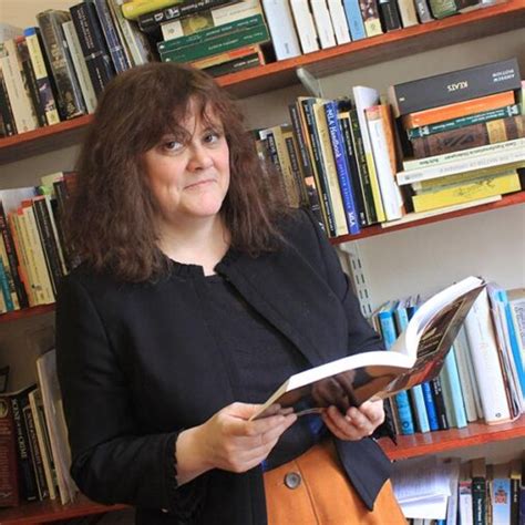 fiona price|Iba pa.
